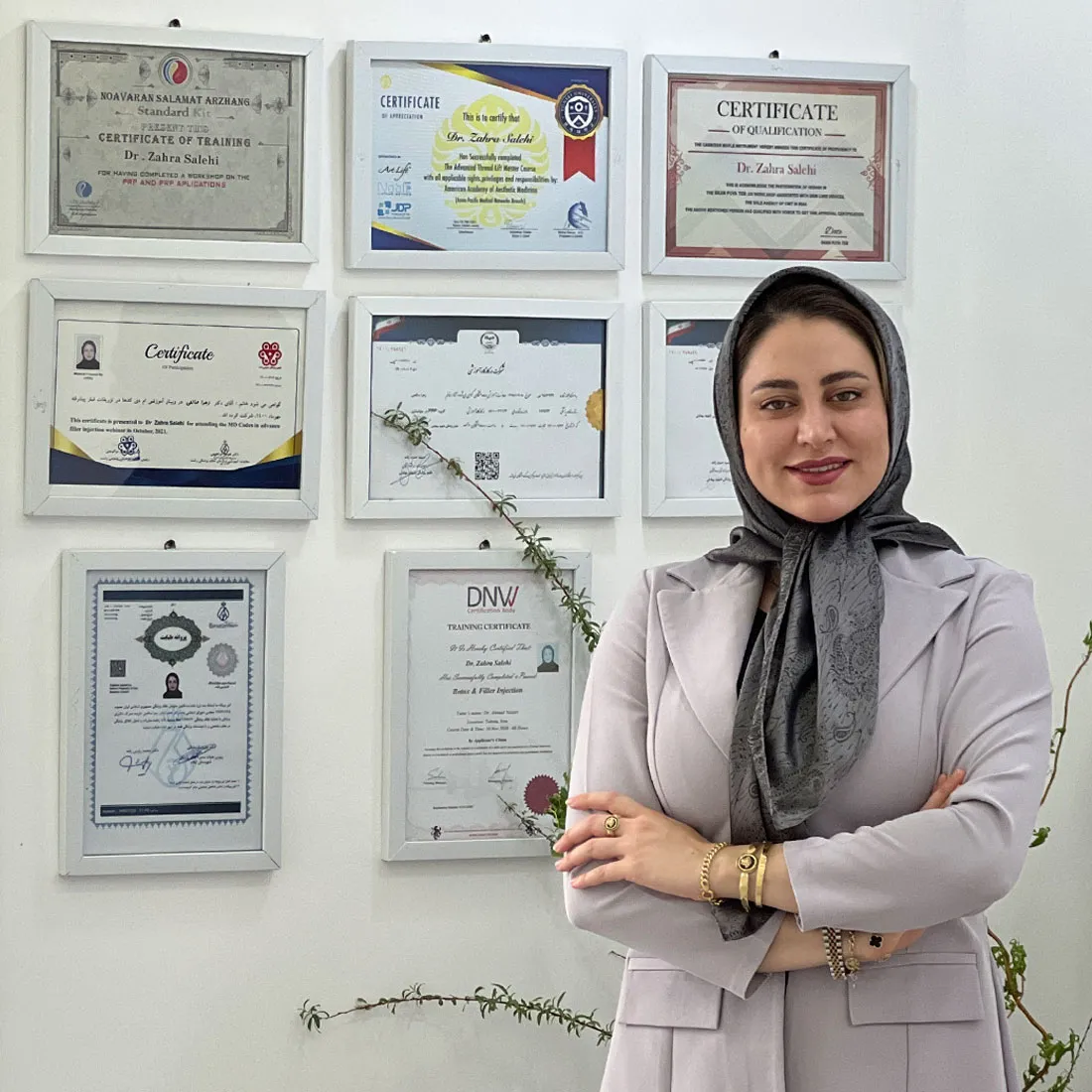 الدكتورة زهرة صالحي التجمیل بدون الجراحه فی ایران